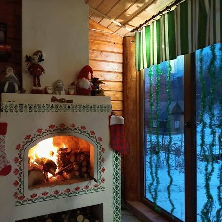 Hotel Gostynnyi Dvir U Marichky Laseschtschyna Exterior foto