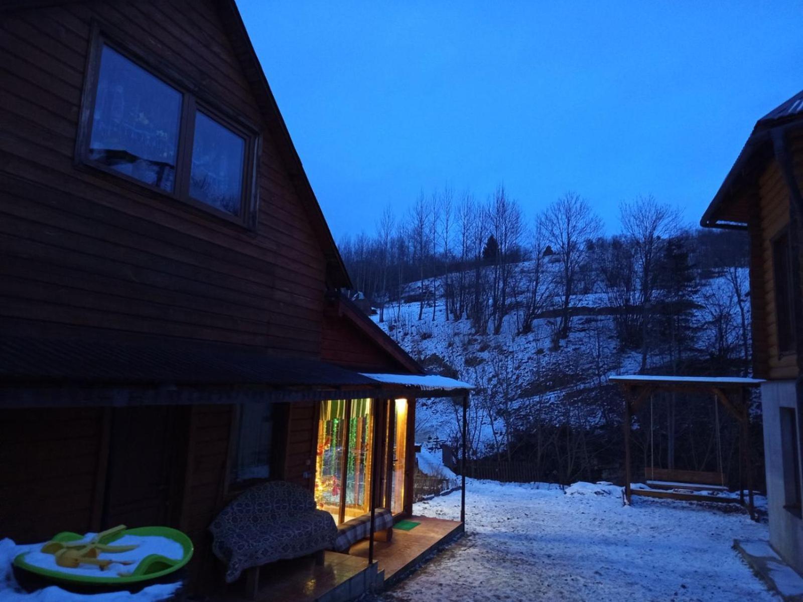 Hotel Gostynnyi Dvir U Marichky Laseschtschyna Exterior foto