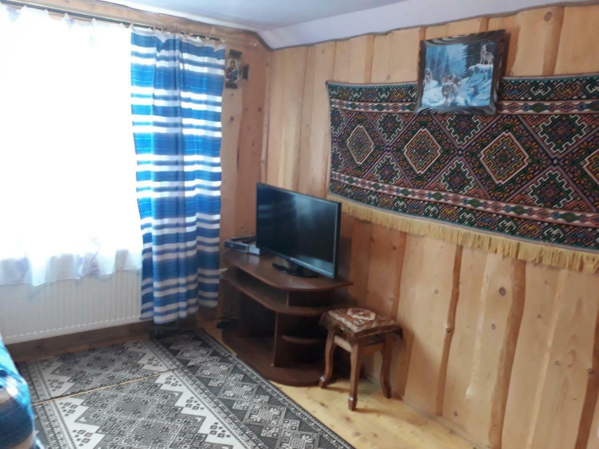 Hotel Gostynnyi Dvir U Marichky Laseschtschyna Exterior foto